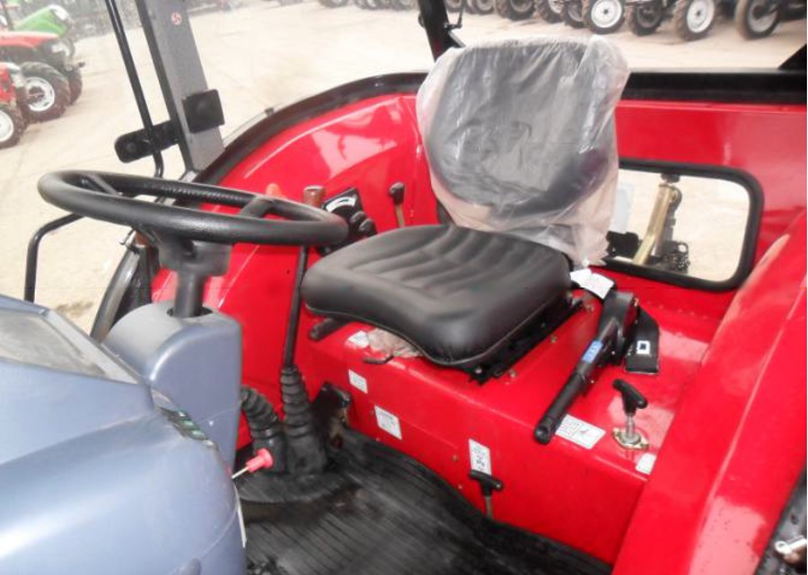 FM1004 TRACTOR – Image 3