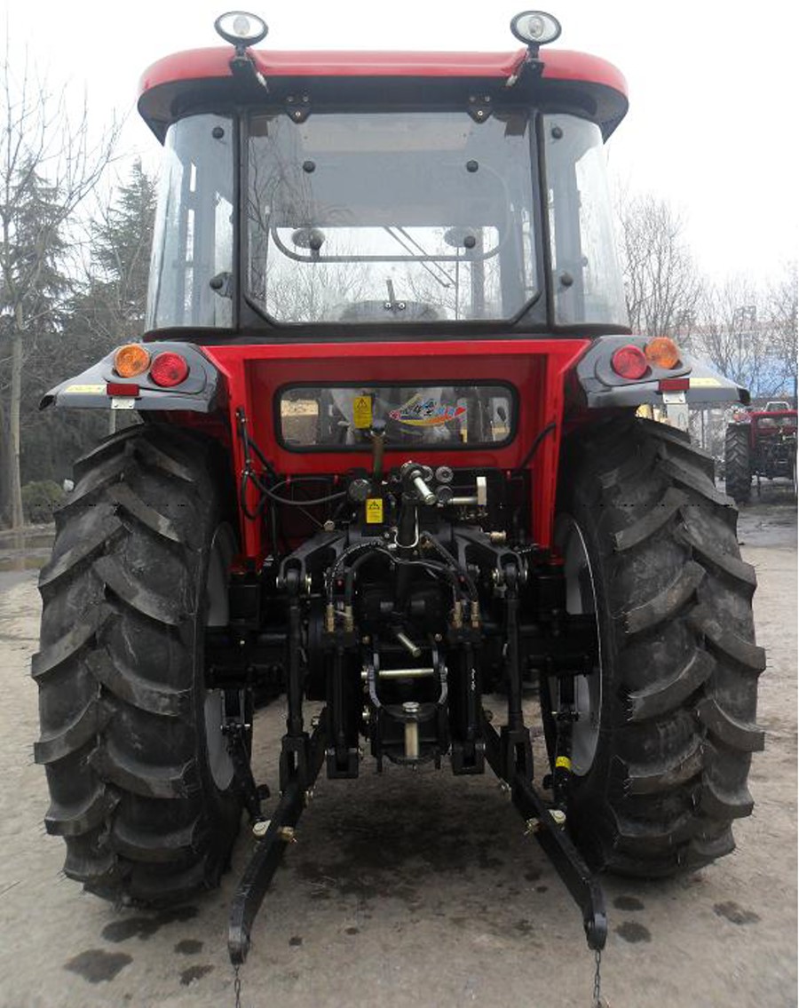 FM1004 TRACTOR – Image 4